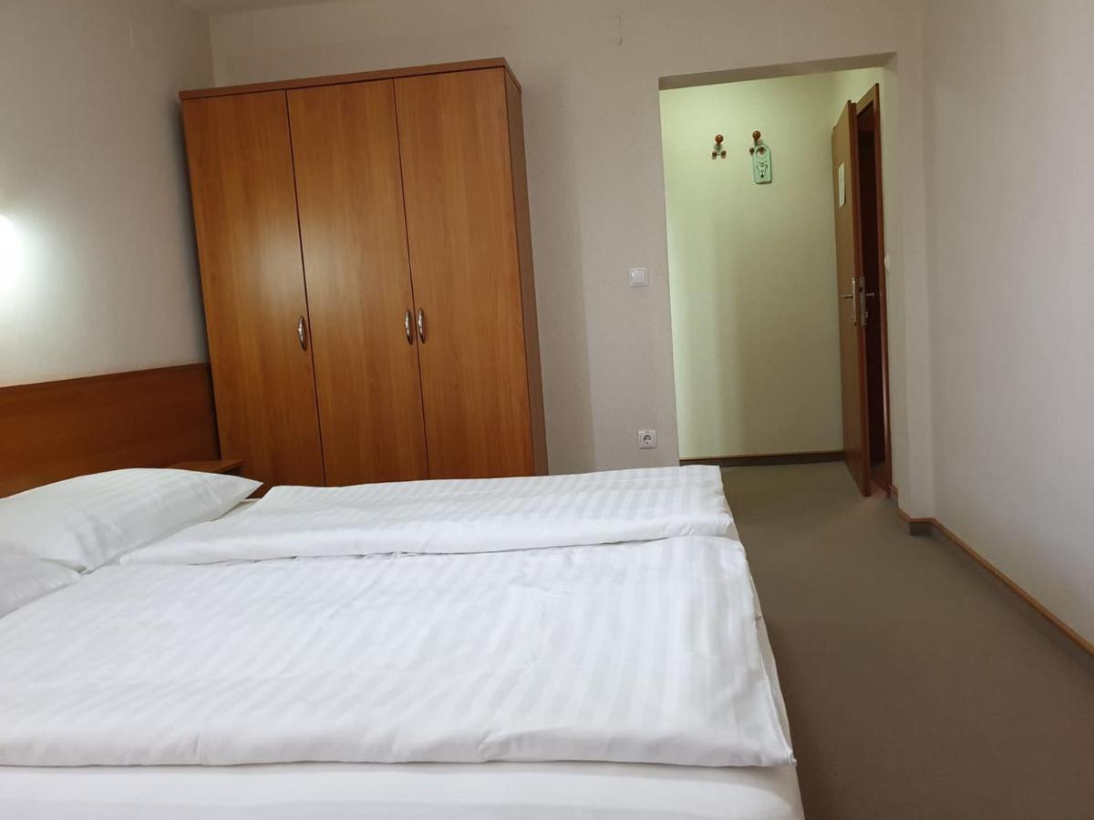 Dezman Apartments & Rooms Kranj Ngoại thất bức ảnh